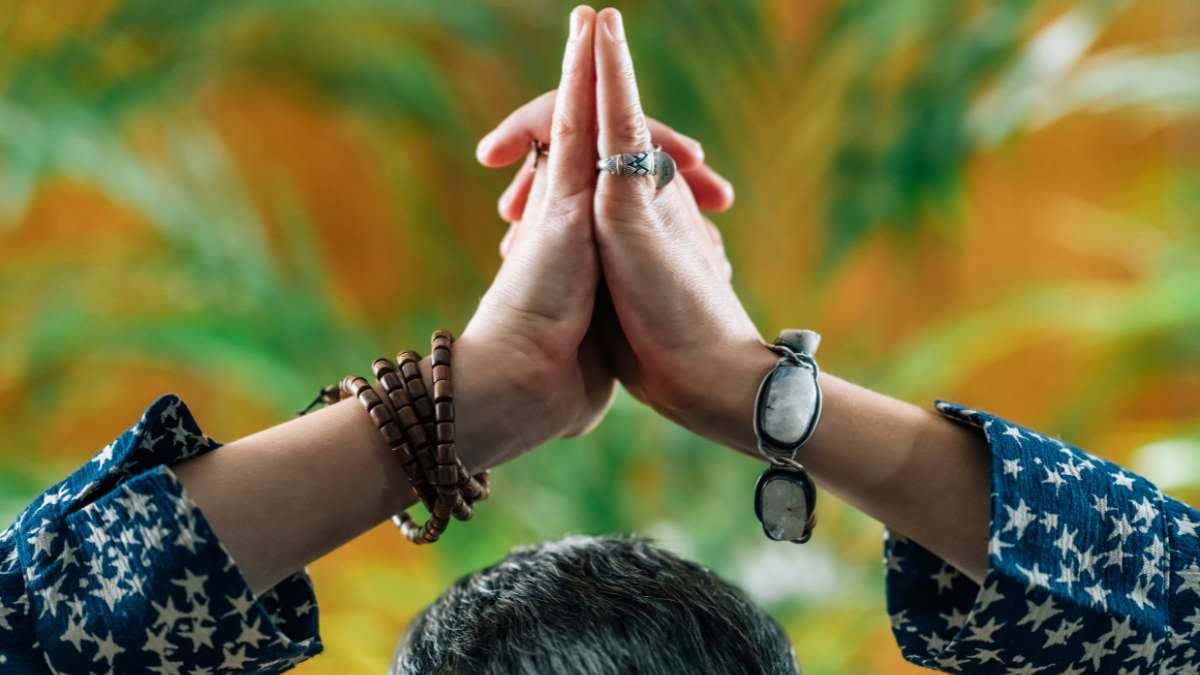 Mudras Para Chakras / Canva
