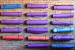 Sleeping on yoga mat tips / Pixabay