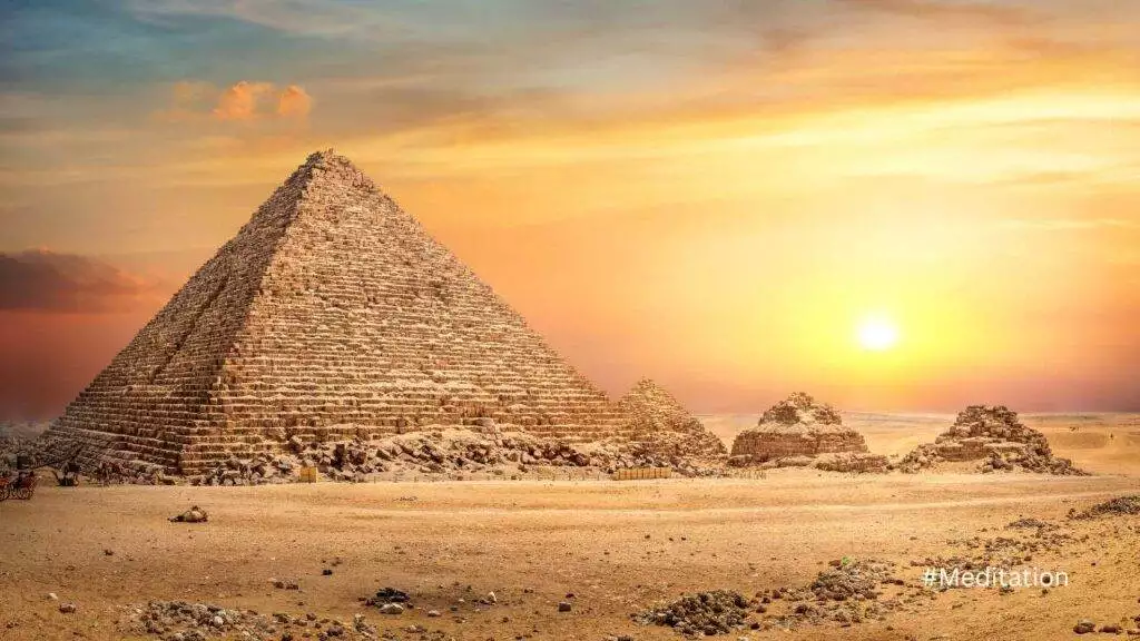 Pyramid Meditation Yoga / Canva