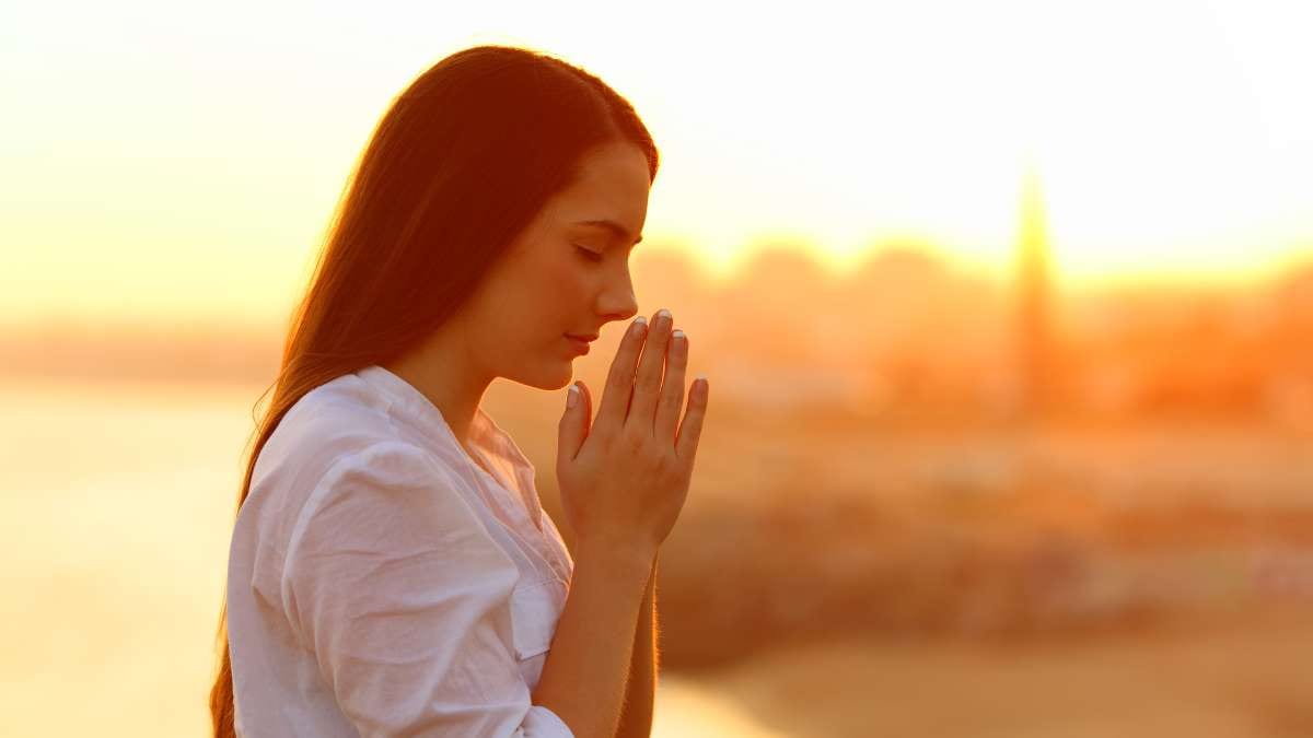 Techniques for Gratitude Meditation / Canva