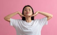 The Benefits of Yoga for Healthy Skin / Canva