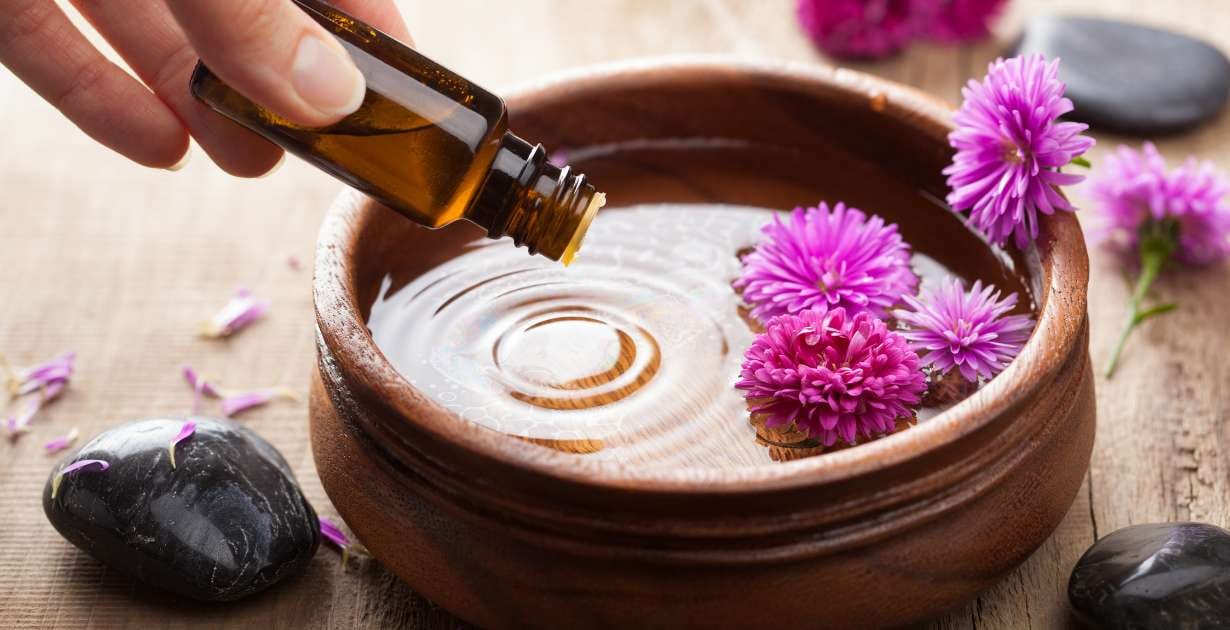 How to Apply Essential Oils for Root Chakra Balance / Canva
