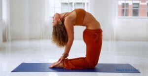 Beneficios del yoga para mejorar la postura / C