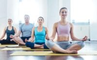 Poses de Yoga Fáciles e Imprescindibles para la Vida Cotidiana / C