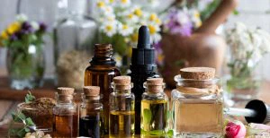Incense and essential oils / Canva