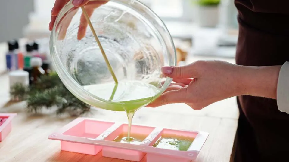 Best Type Of Mold To Use / Canva