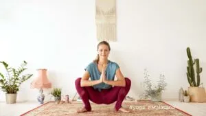 Yoga Pose Garland / Canva
