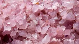 Rose Quartz / Canva
