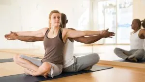 7 Couples Yoga Poses / Canva