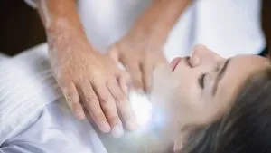 Solfeggio Frequencies in Throat Chakra Health / Canva