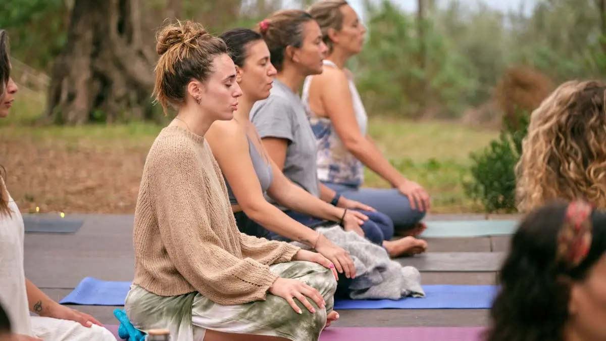 Recovery Yoga Class / Canva