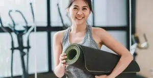 Maintain a Yoga Mat While Travelling / Canva