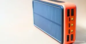 Portable solar chargers and power banks / C