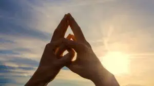 Los mudras y los elementos / C