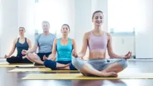 Poses de Yoga Fáciles e Imprescindibles para la Vida Cotidiana / C