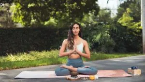 Superar el Auto-Diálogo Negativo a Través de la Meditación